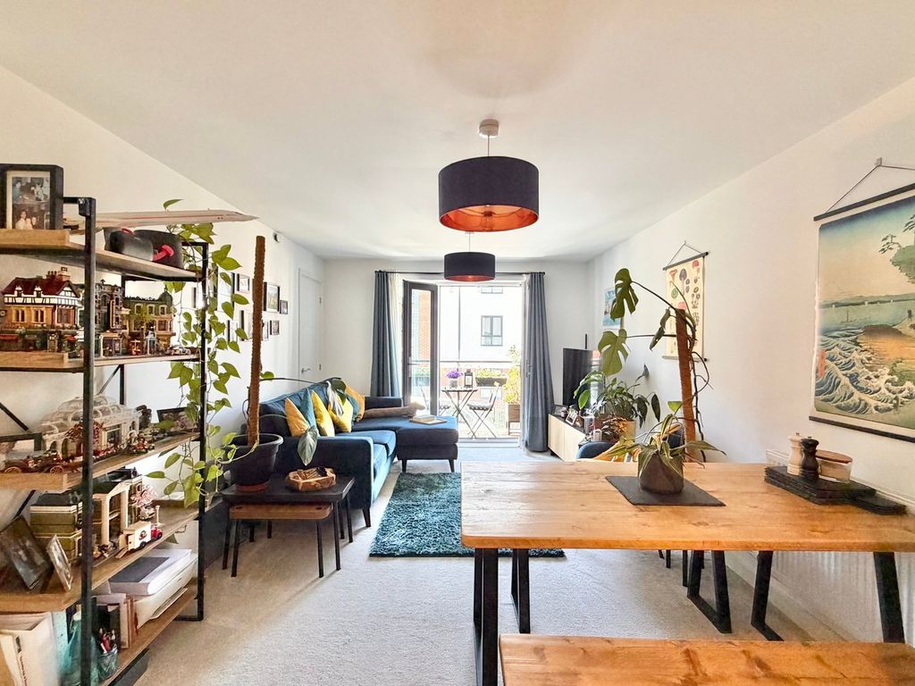 Property photo 3 of 21