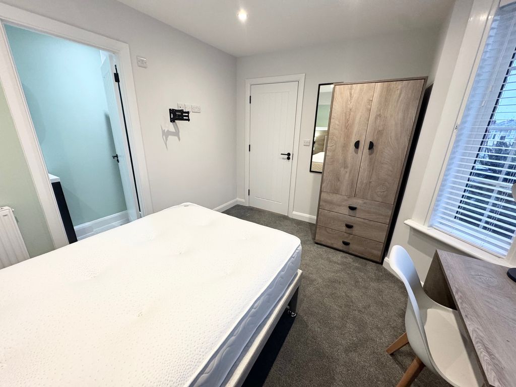 Property photo 3 of 11 Image