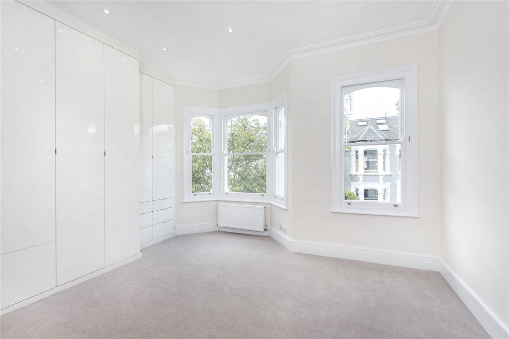 Property photo 3 of 11 Picture No. 36