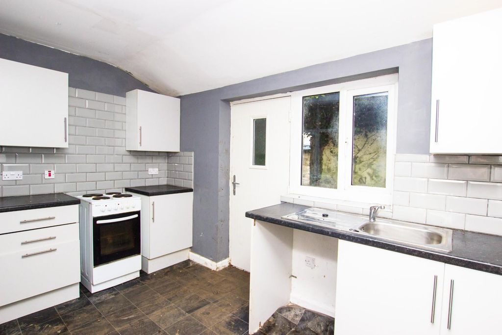 Property photo 3 of 8 Olive Lane (1).Jpg