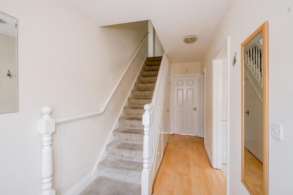 Property photo 2 of 25 54 Cowslip Road-4_Web.Jpg