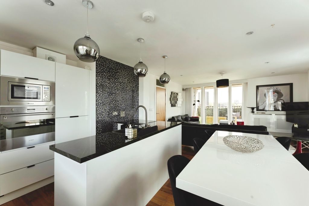 Property photo 1 of 20 Open Plan Living