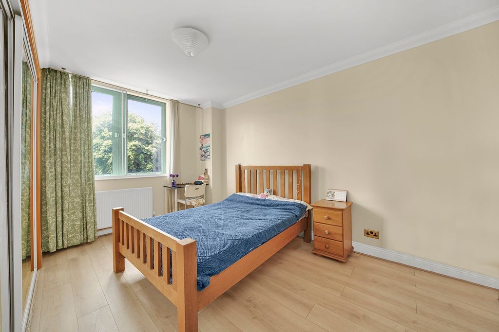Property photo 3 of 26 Photo 9