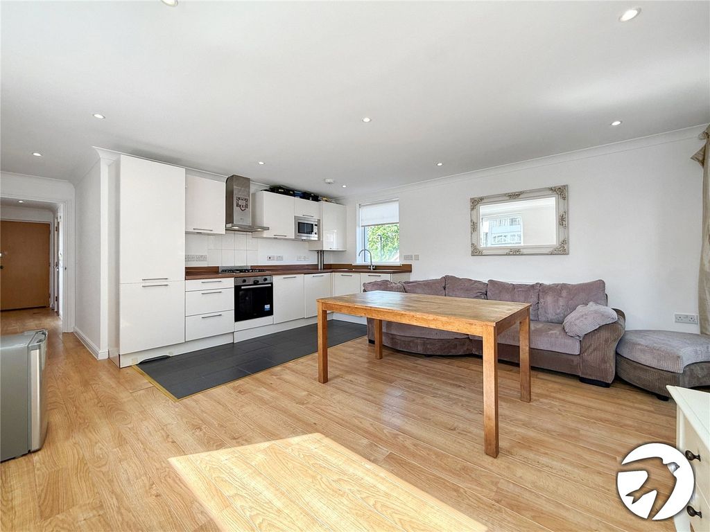 Property photo 2 of 11 Picture No. 19