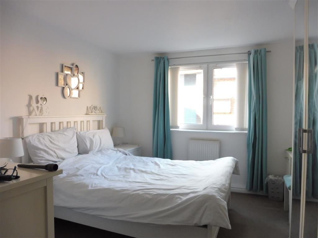 Property photo 3 of 6 Bedroom 1