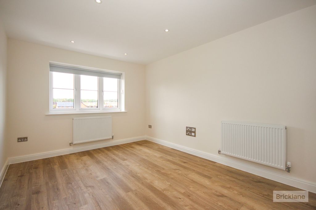 Property photo 2 of 12 Image