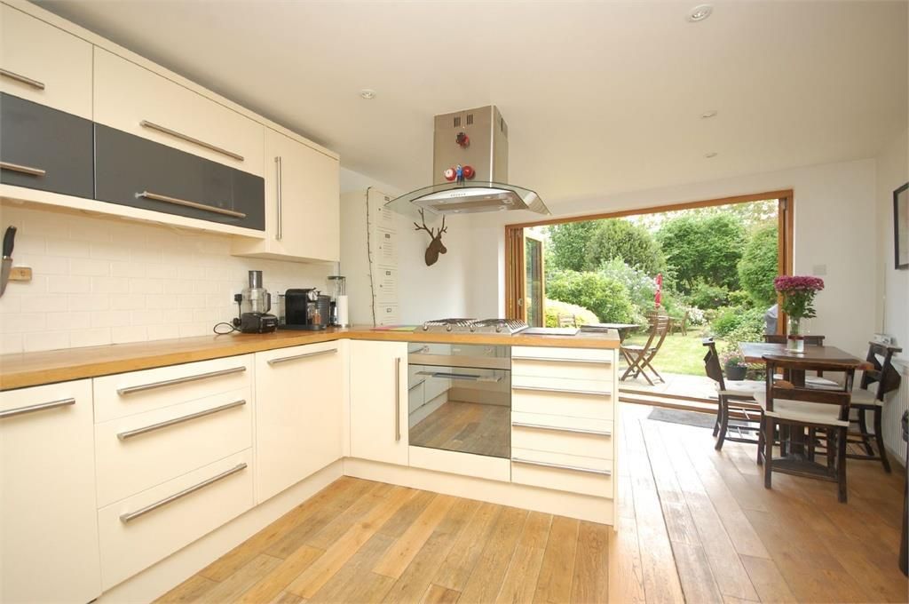 Property photo 3 of 10 Property Photo