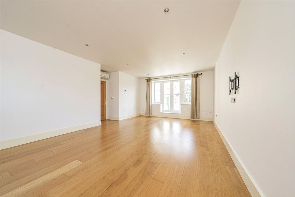 Property photo 2 of 14 Picture No. 73