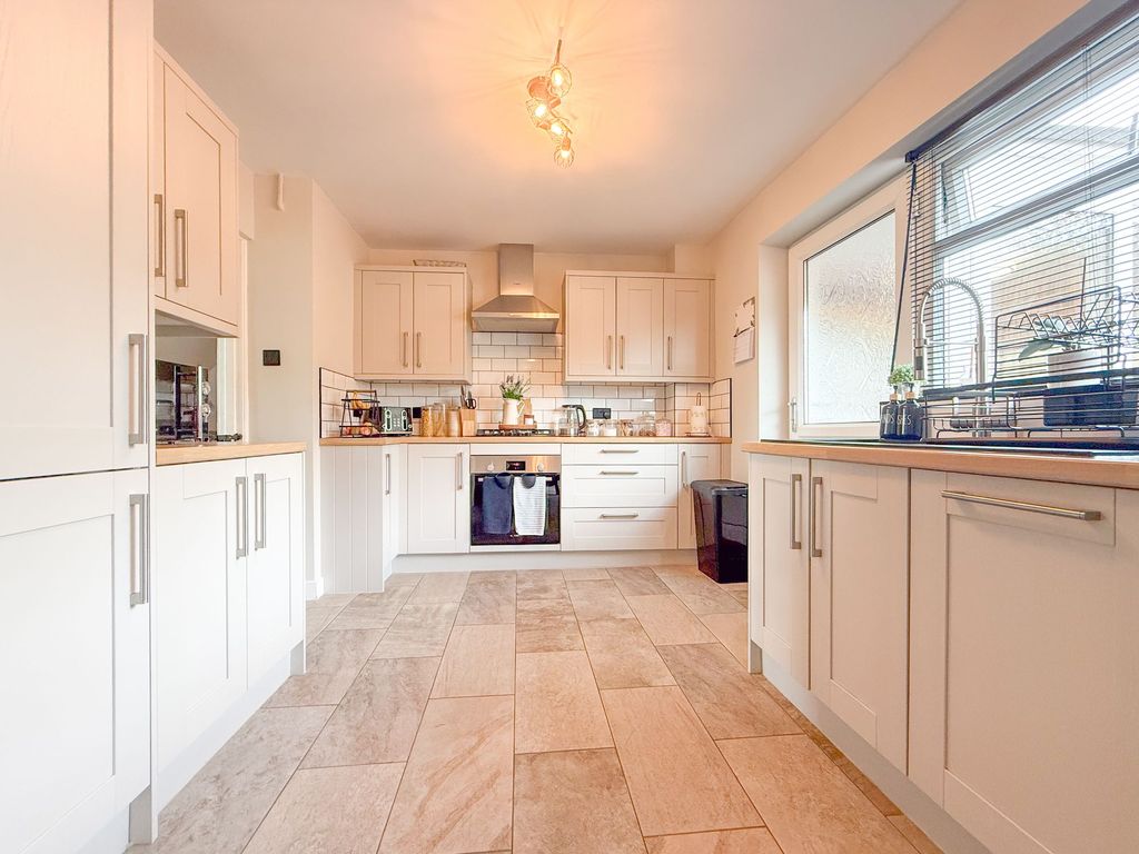 Property photo 2 of 34