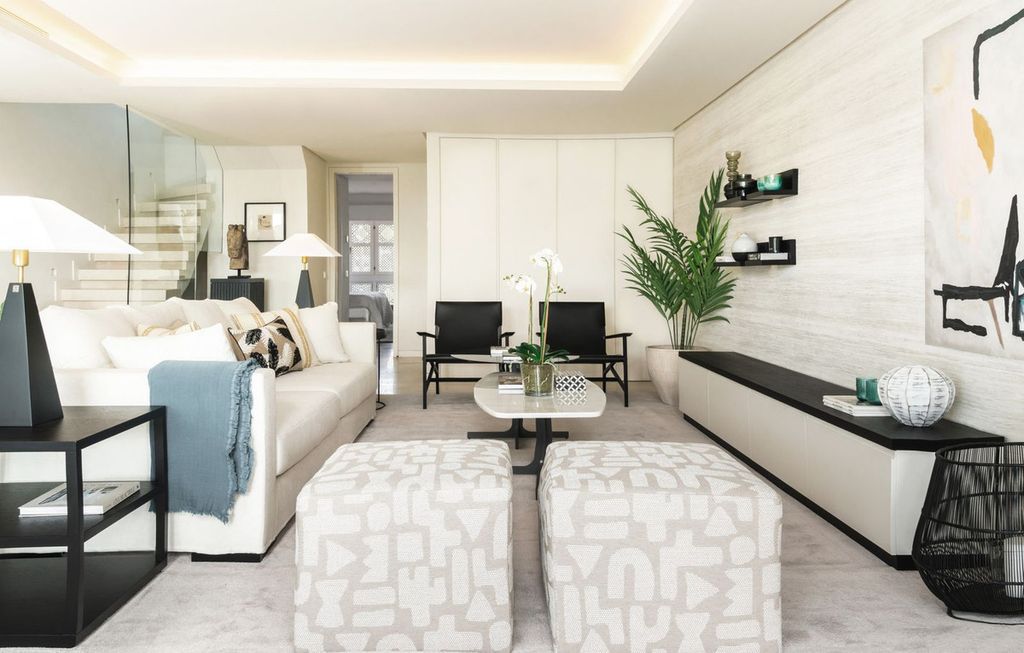 Property photo 2 of 27