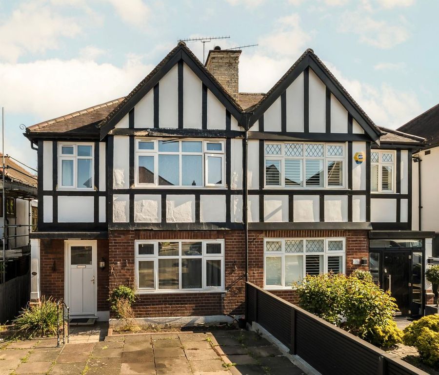 Property photo 1 of 8