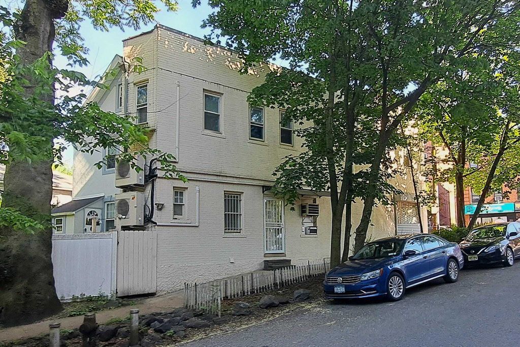 Property photo 3 of 10 <Alttext/>