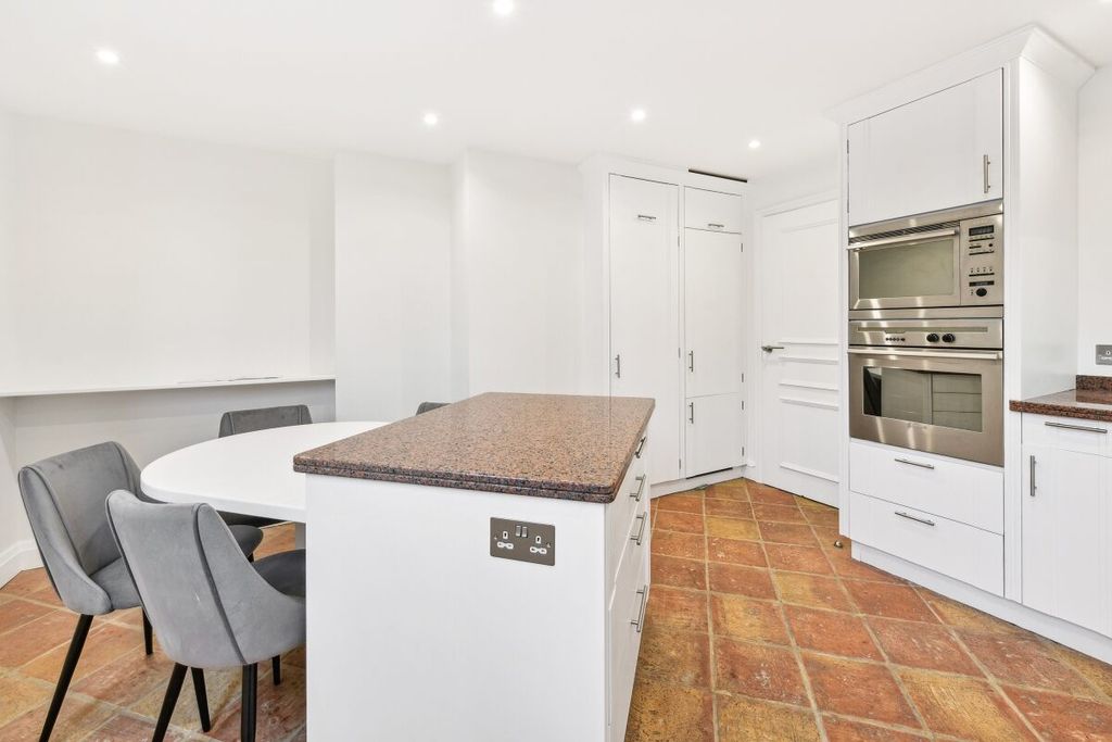 Property photo 2 of 12 Jll