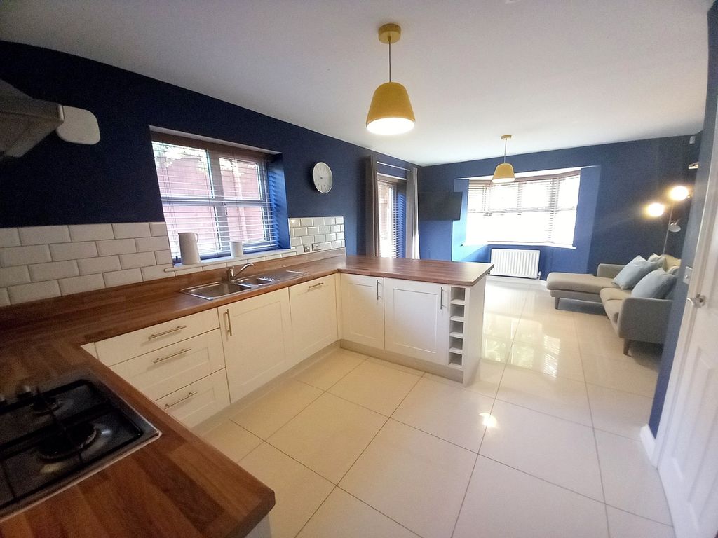 Property photo 2 of 17 Family Kitchen