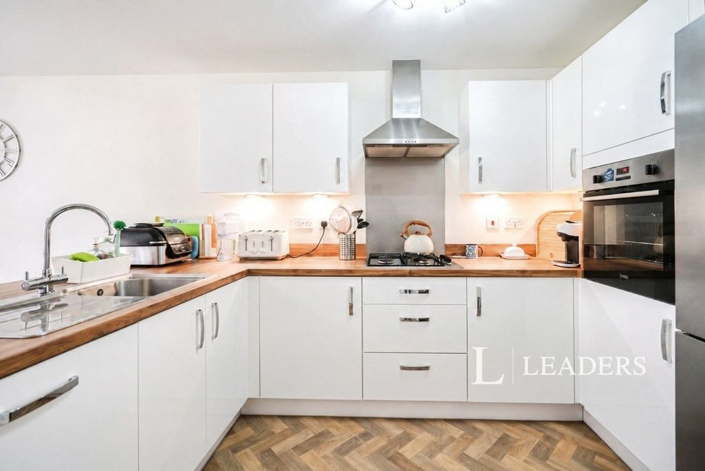 Property photo 2 of 30 Pbox-Img.Jpg
