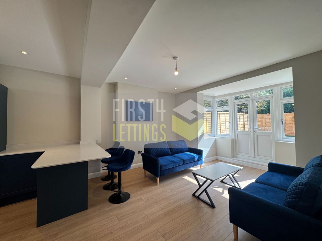 Property photo 1 of 10 Photo 10