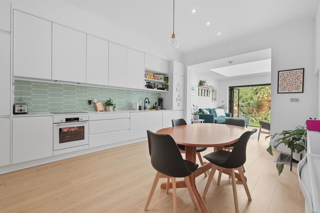 Property photo 2 of 17 2