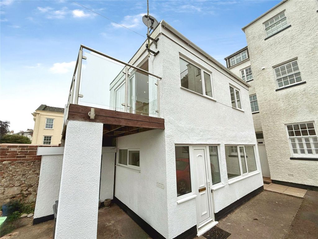 Property photo 1 of 11 Front