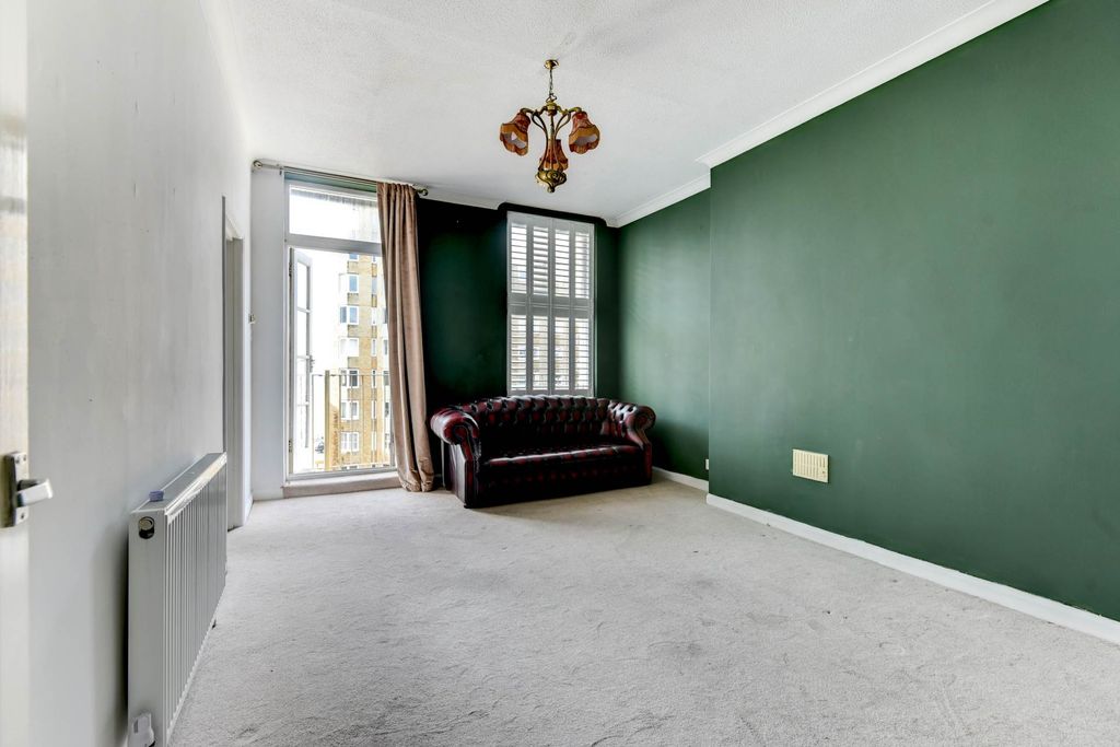 Property photo 3 of 20