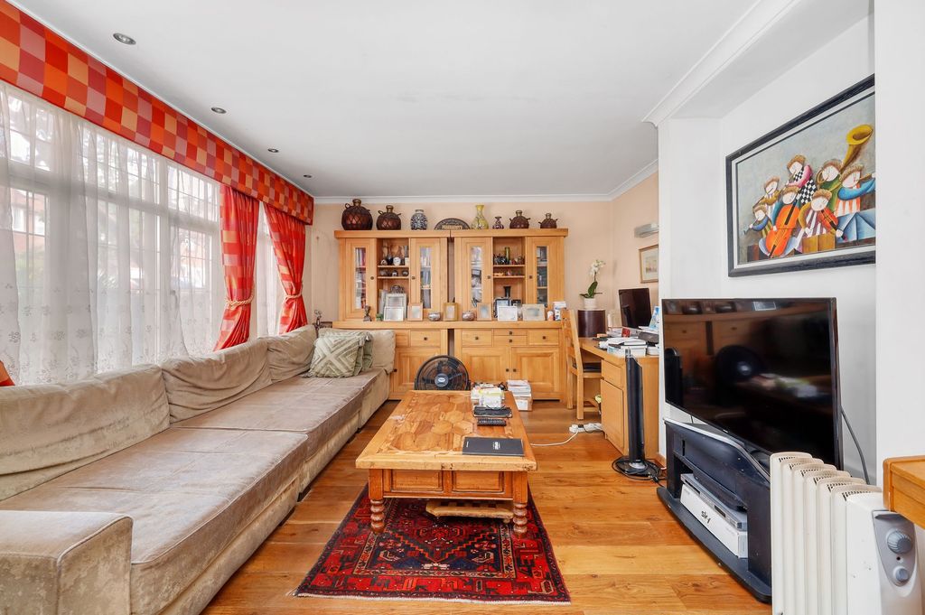 Property photo 2 of 24