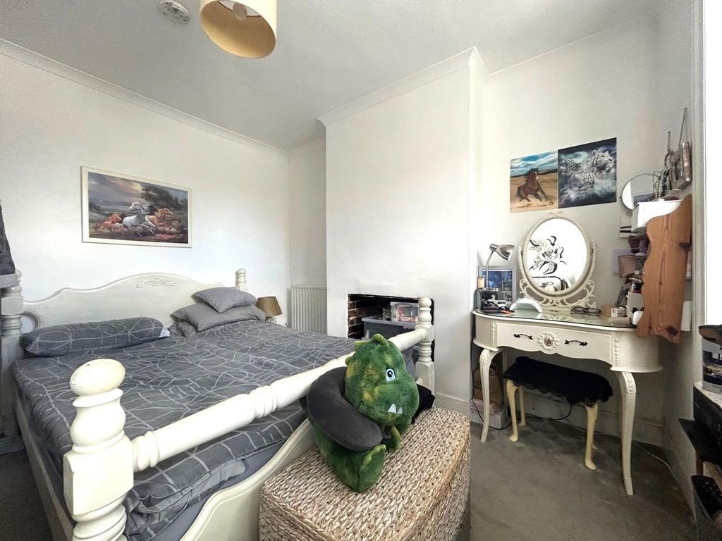 Property photo 2 of 7 Ground Floor Room.Jpg