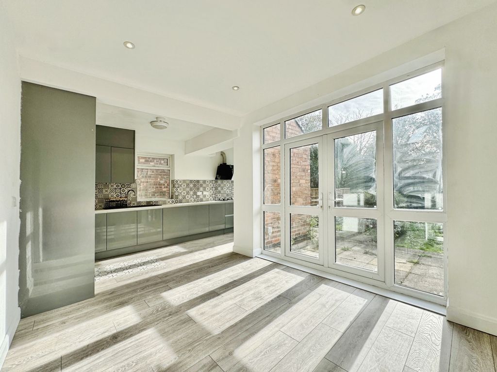 Property photo 2 of 20 Trowell Road, Nottingham