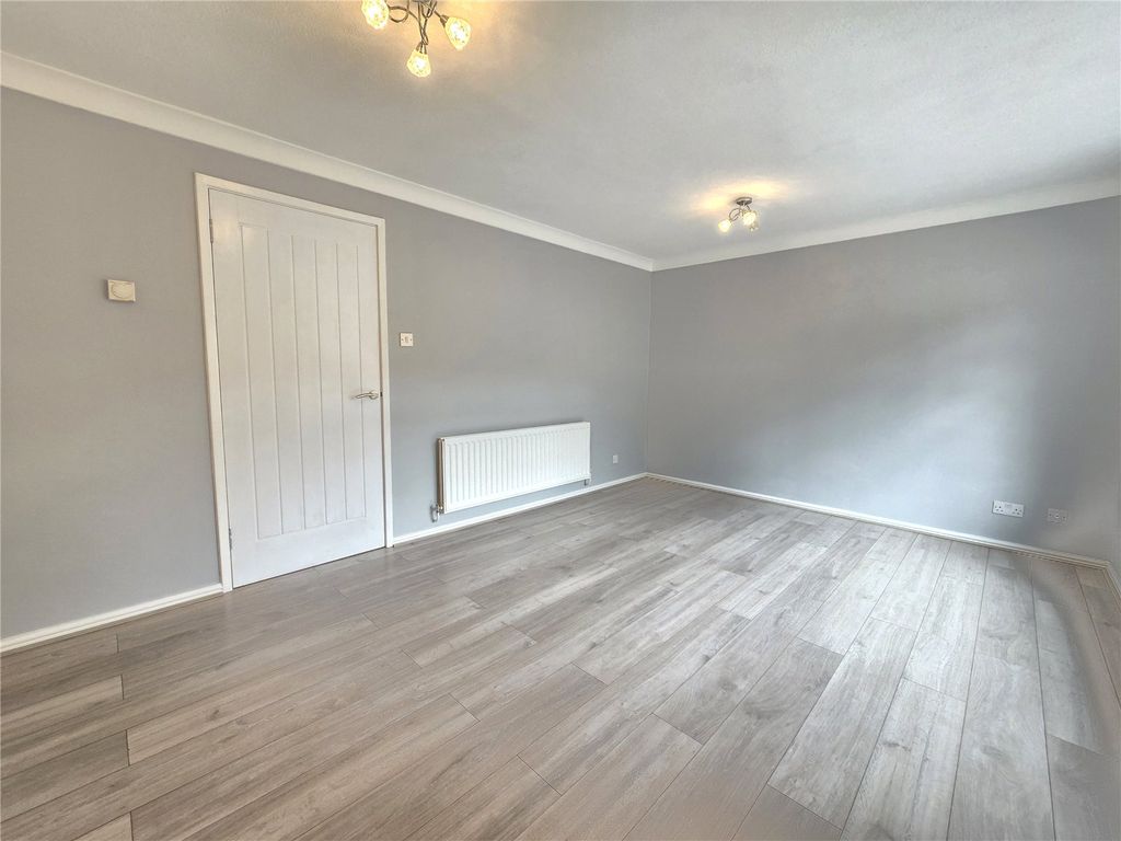 Property photo 2 of 18 Picture No. 03