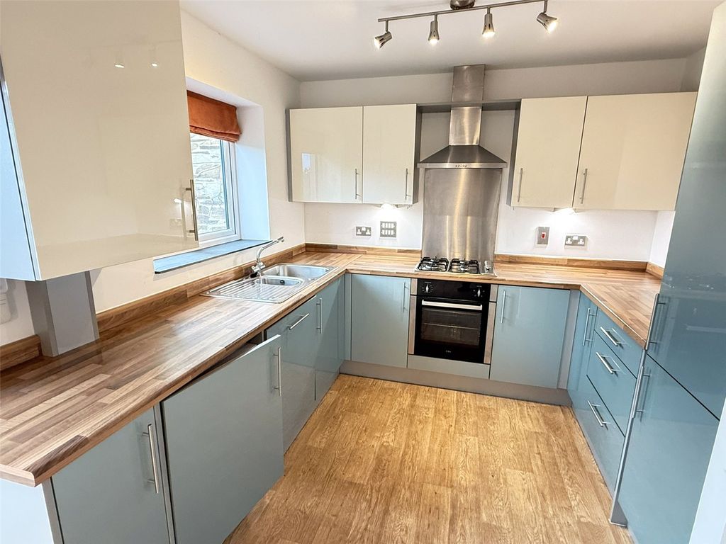 Property photo 2 of 17 Picture No. 31