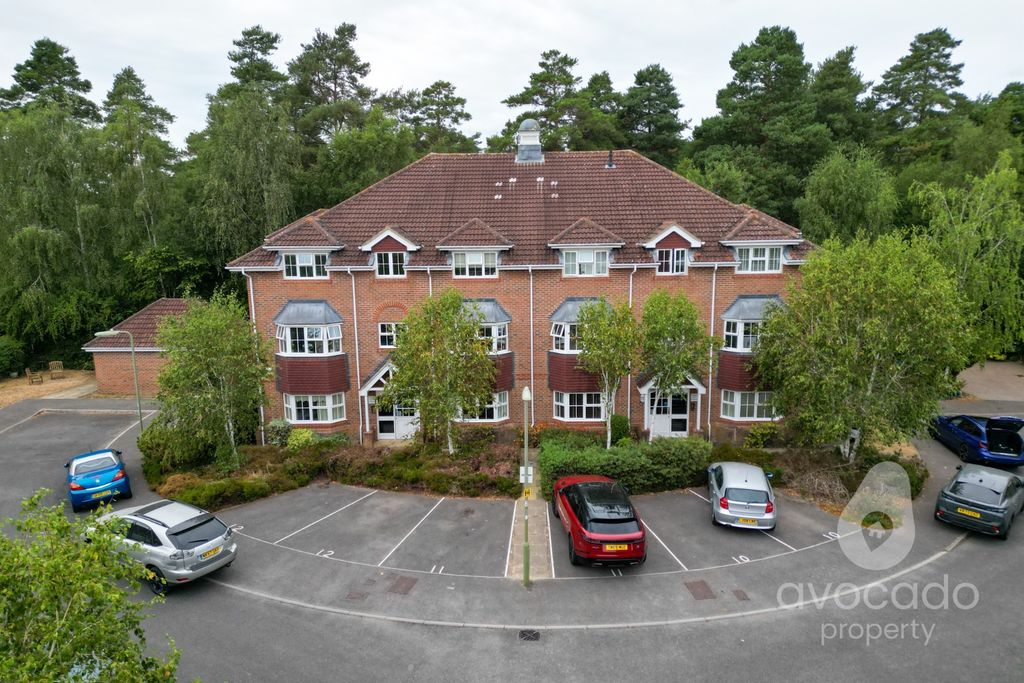Property photo 1 of 8 5475980