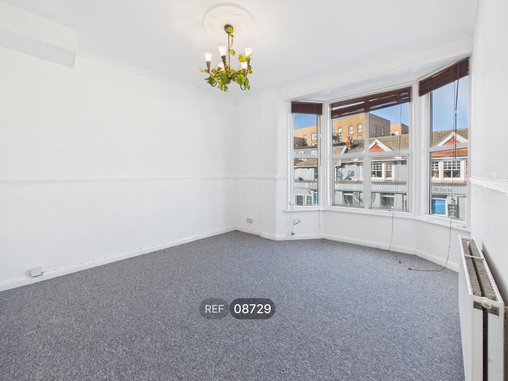 Property photo 3 of 11 Living Room