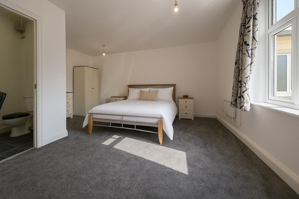 Property photo 1 of 4 Dressed Bed