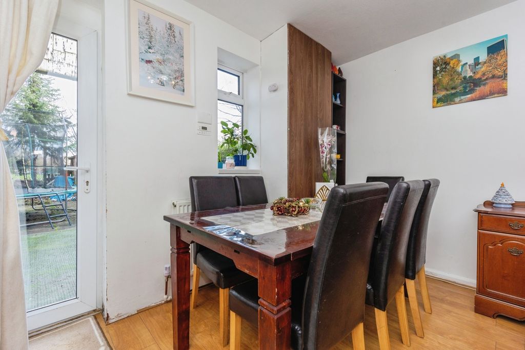 Property photo 3 of 17 Pbox-Img.Jpg