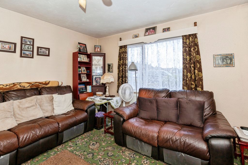 Property photo 3 of 20