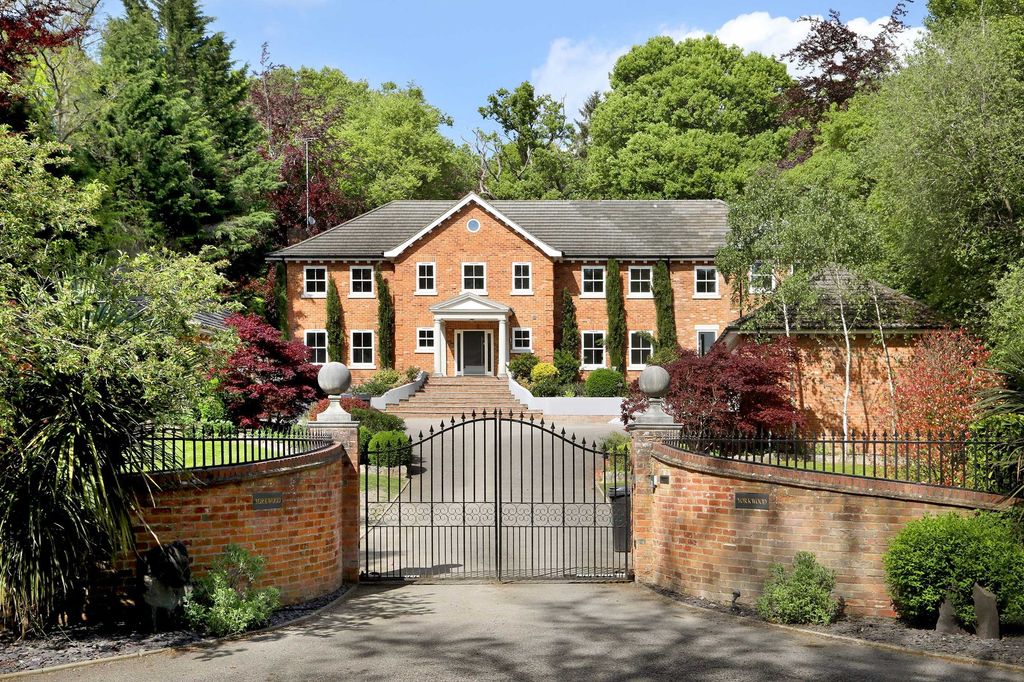 Property photo 1 of 24 External
