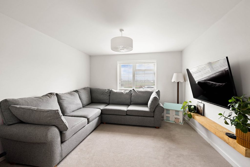 Property photo 2 of 22