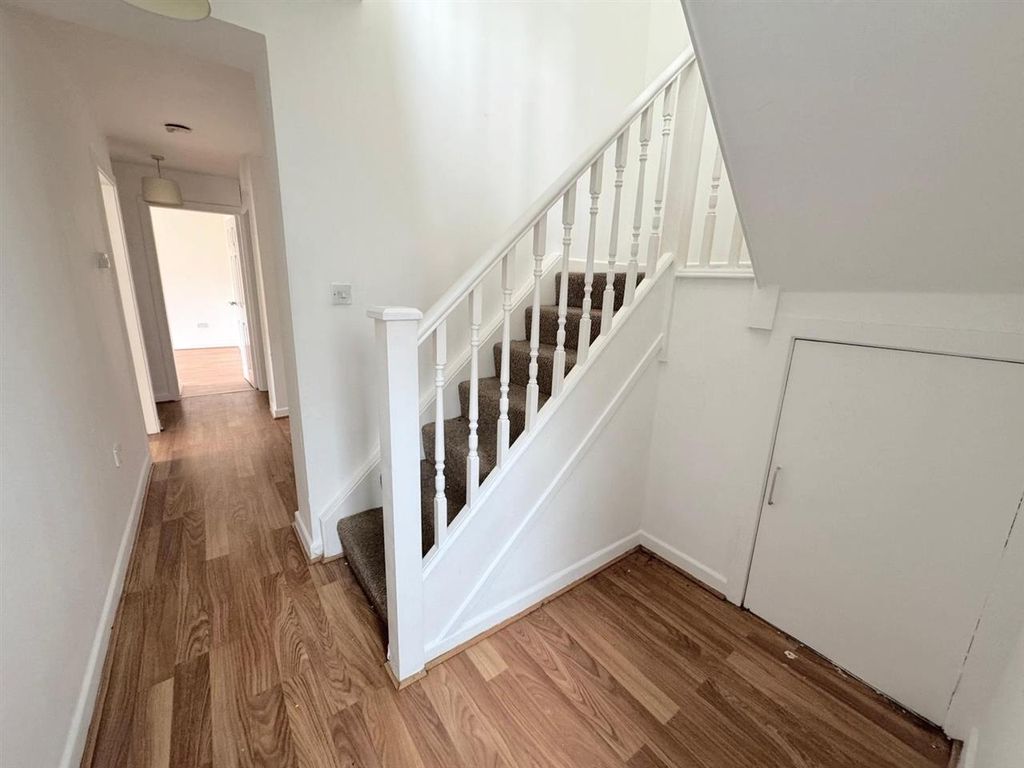 Property photo 2 of 15 Hallway