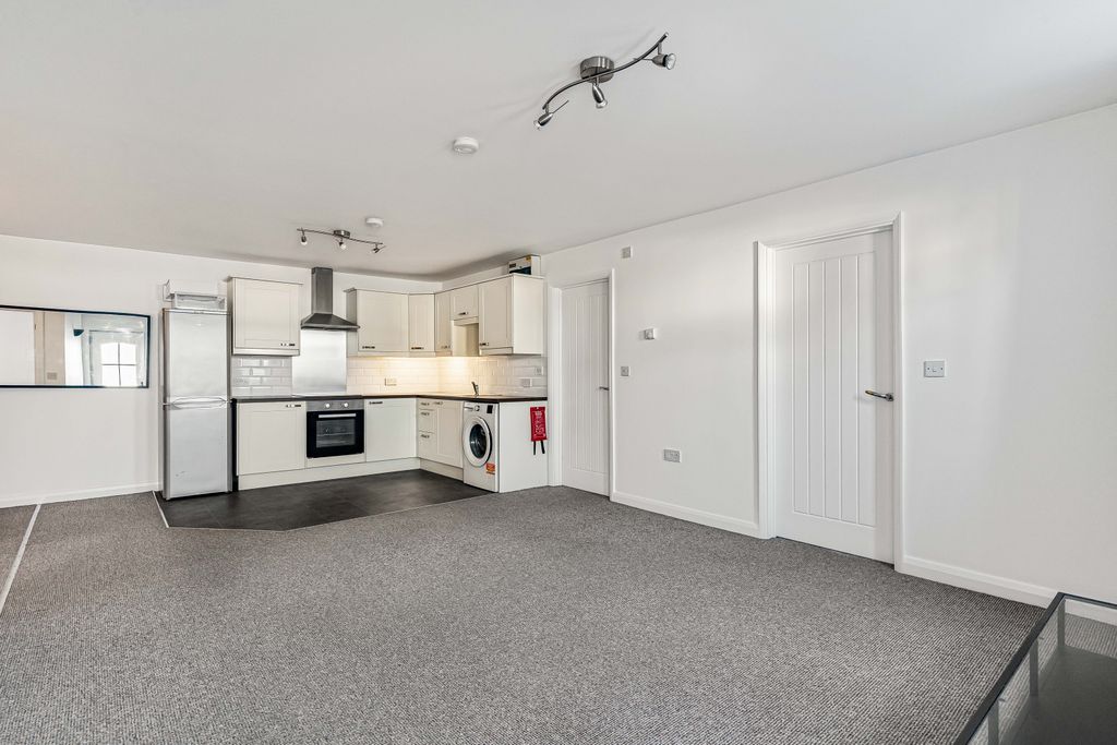 Property photo 3 of 19 5_71937