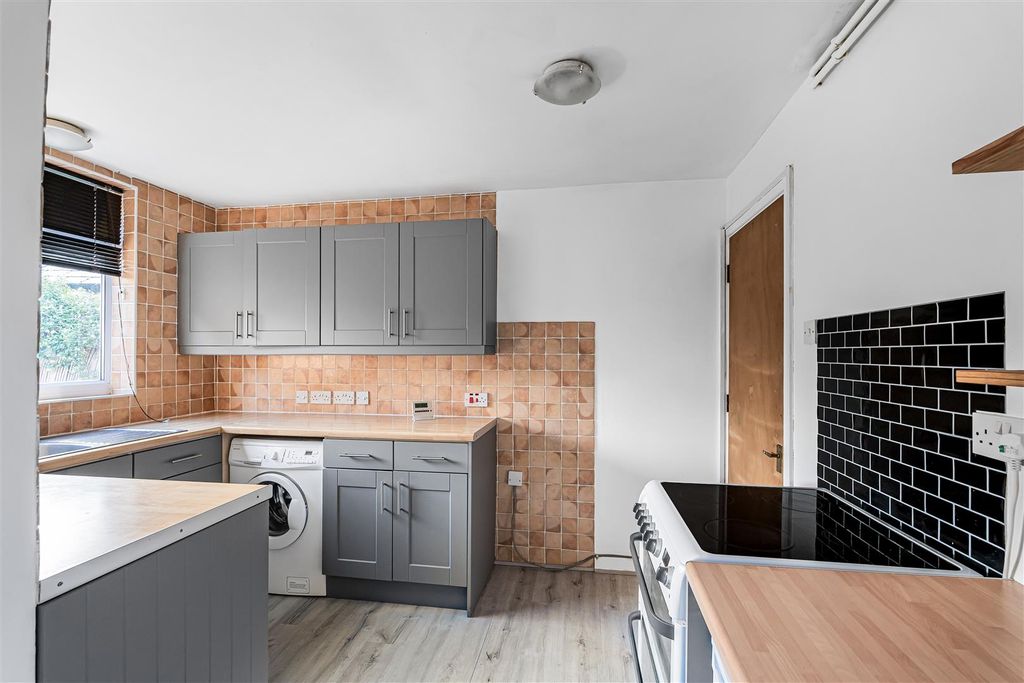 Property photo 2 of 16 4_69882.Jpg