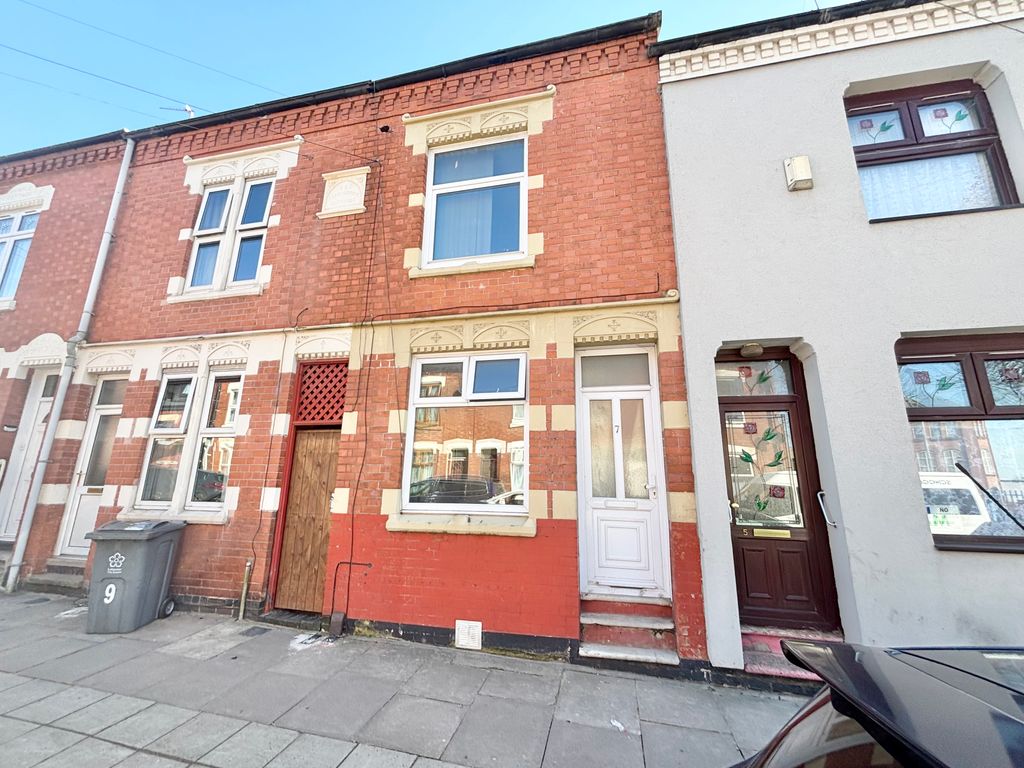 Property photo 1 of 8