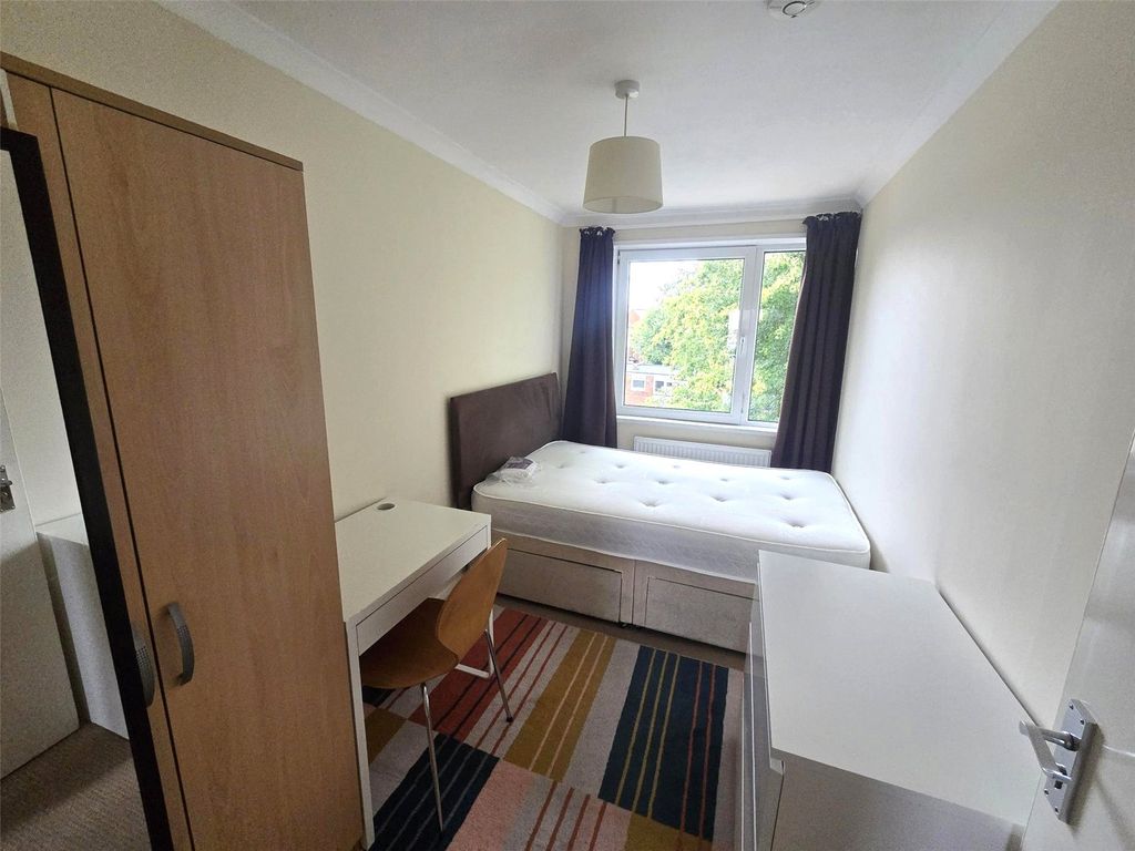 Property photo 3 of 14 Picture No. 24
