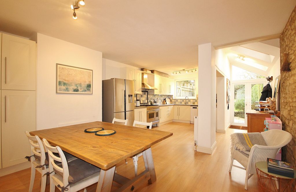 Property photo 3 of 21