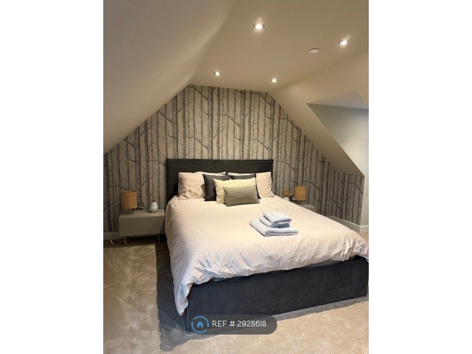 Property photo 3 of 35 Top Floor Bedroom