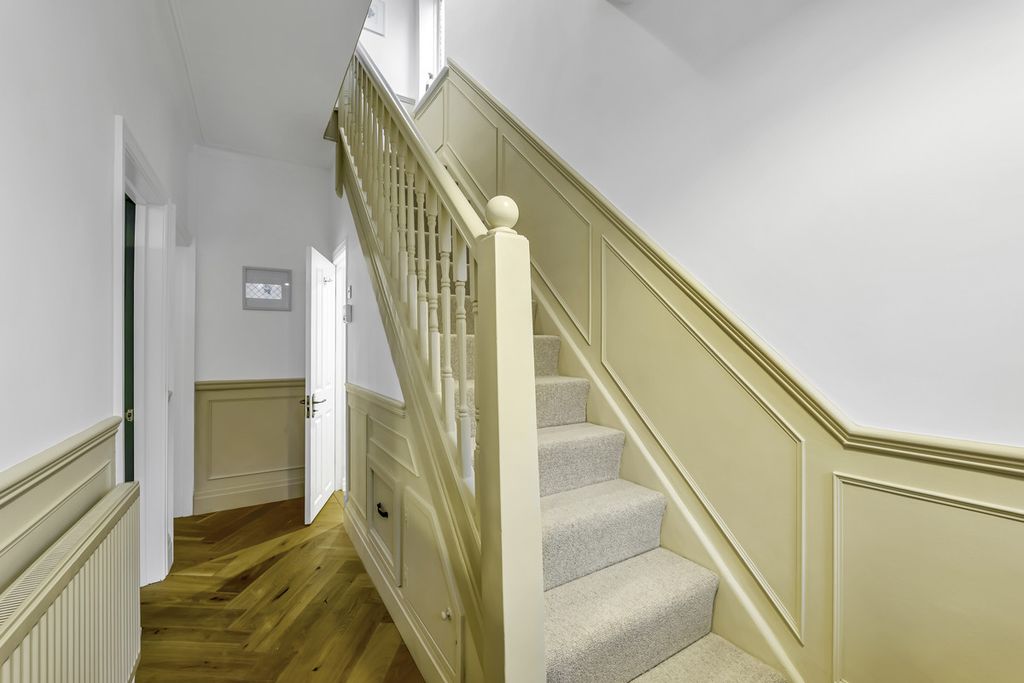 Property photo 2 of 26