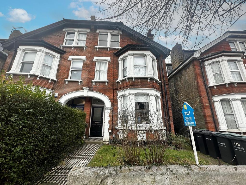 Property photo 1 of 11 External