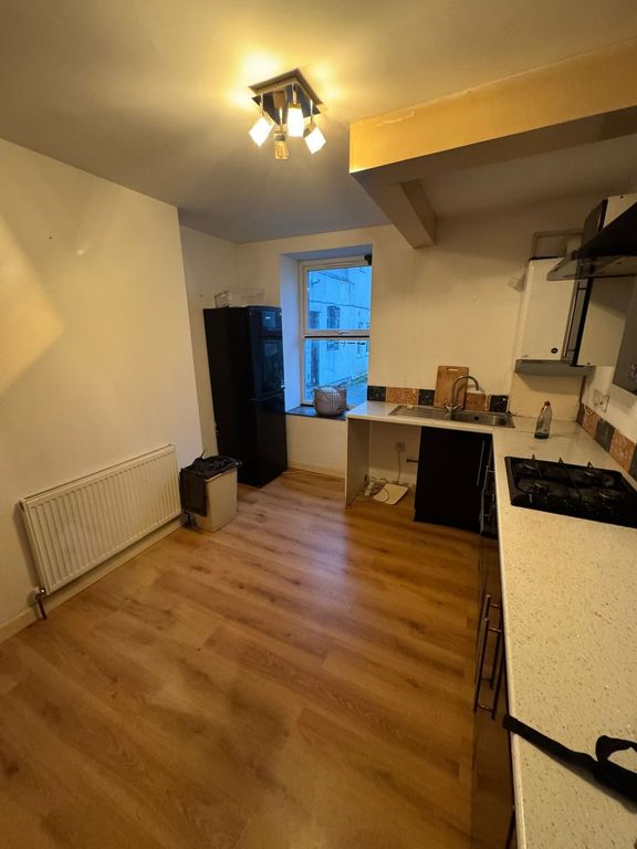 Property photo 3 of 8 Bright Kitchen With Ample Floor Space...