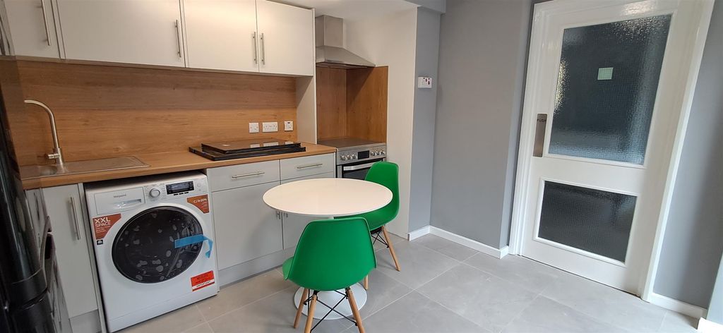 Property photo 3 of 3 Kitchen/Diner