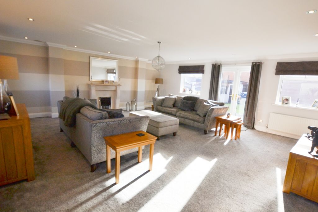 Property photo 2 of 47