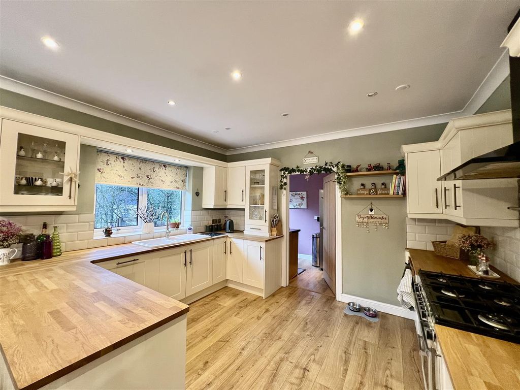 Property photo 3 of 22 L Shape Kitchen/Living