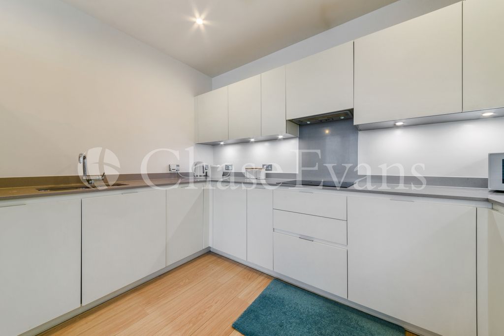Property photo 2 of 12 Kitchen