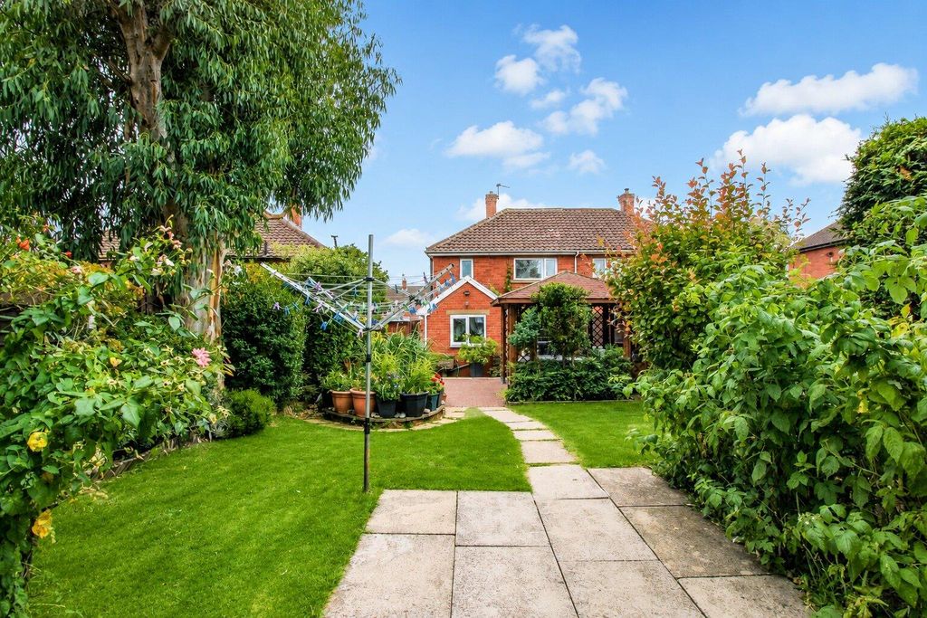 Property photo 3 of 11